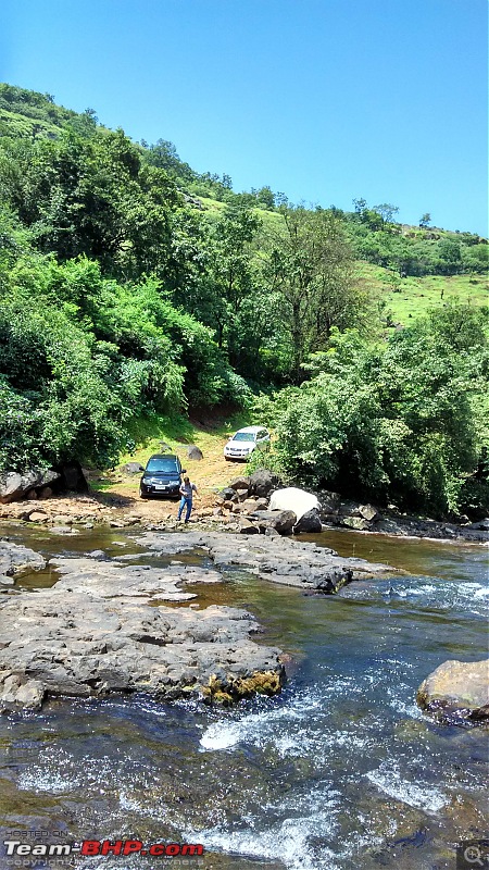 2 Grand Vitaras go offroading - At Panshet Lake-007a-long-shot-stream-crossing-compressed.jpg