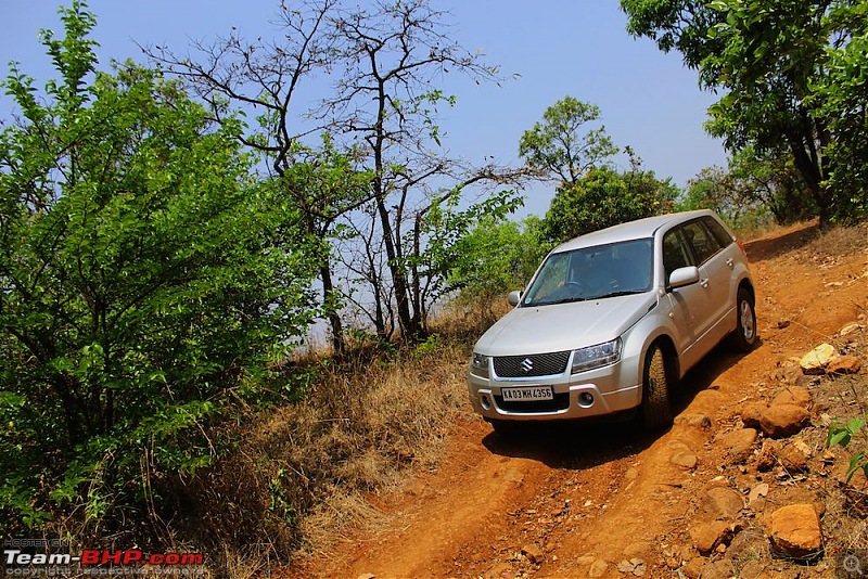 2 Grand Vitaras go offroading - At Panshet Lake-img_4656.jpg