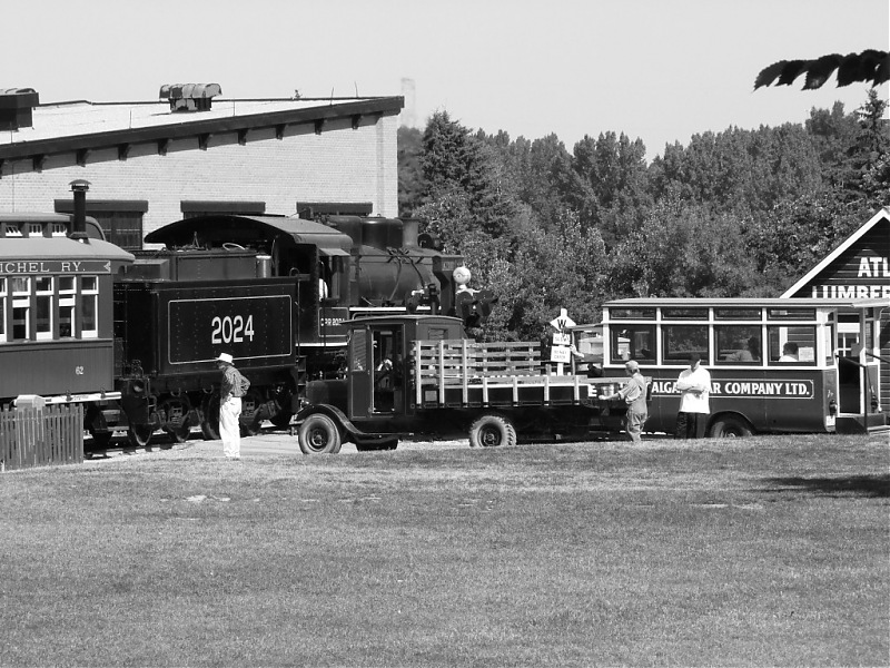 Old pictures of Vintage and Classic Cars beyond our borders - Page 6