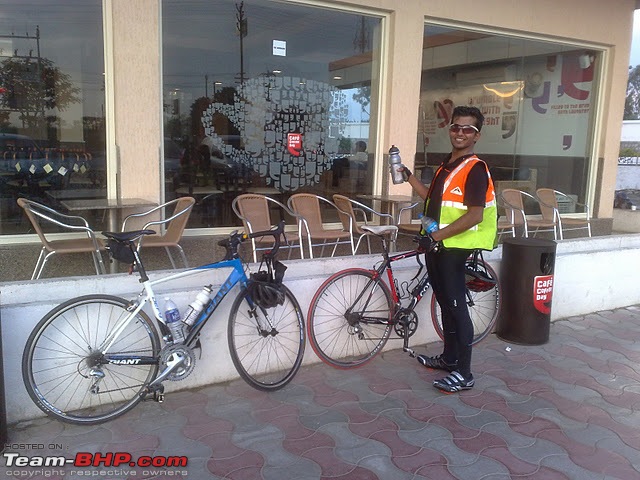 Breakfast@Vellore, Lunch@Krishnagiri & Dinner@Home, 405kms/16hrs 49mins of bi-cycling-11122010961.jpg