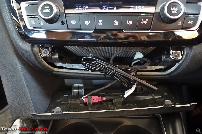 Installed! Apple CarPlay in BMW 3GT (F34)-antenna-tied.jpg