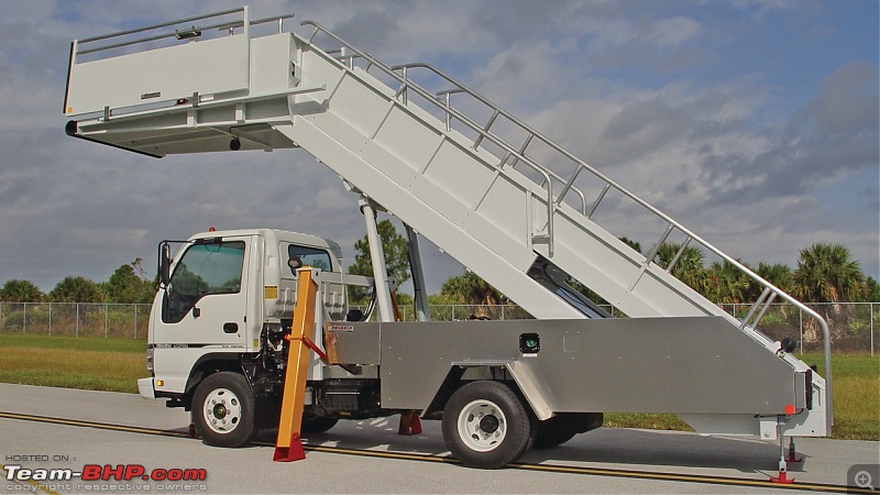 Airport Ground Support Vehicles-stair-truck-2.jpg