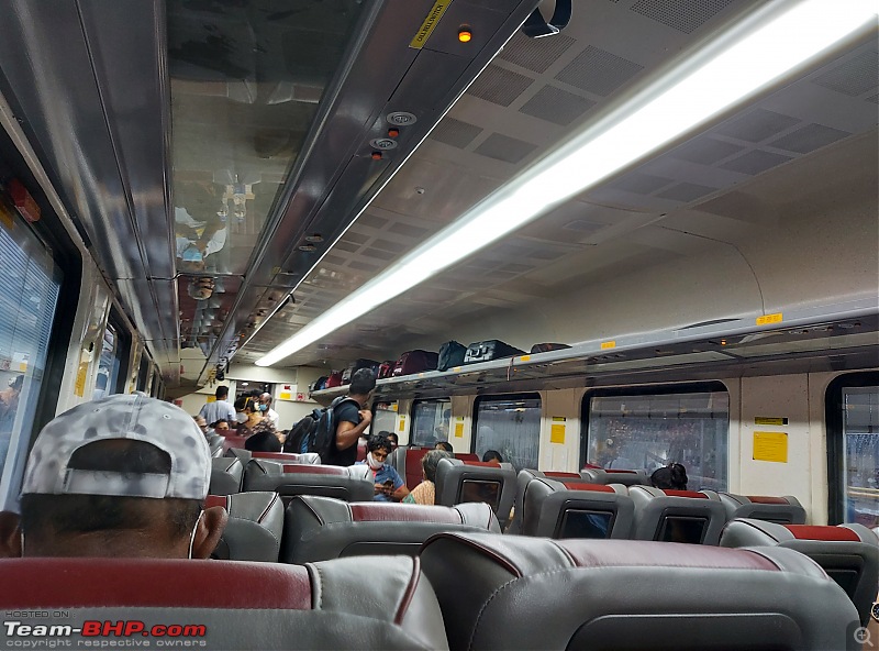 Madurai-Chennai Tejas Express | The Jet of Southern Railway-tejascc_inside.jpg