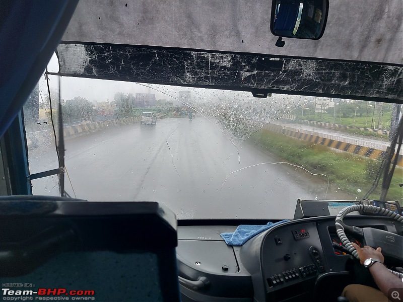 Volvo B7R Bus at 14 Years and 21 Lakh km | Experience with a difference-2k10volvo_drivinginrain2.jpg