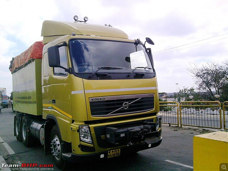 106 Tyred Volvo Trailer & other Over-Size Cargo movers-front.jpg