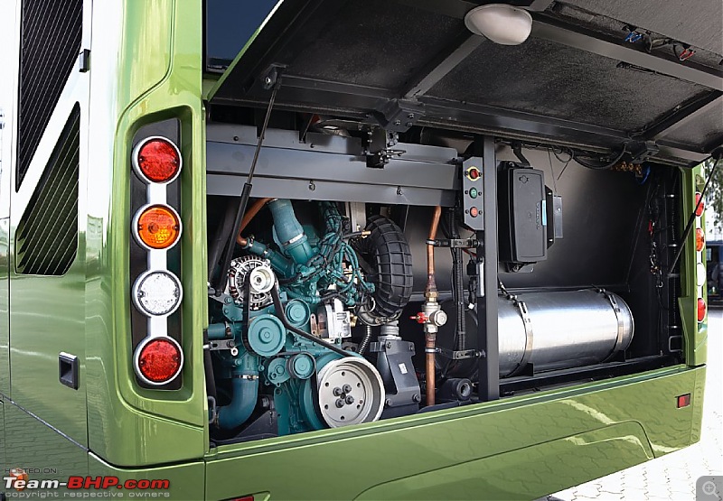 Volvo B7R reviews?-engine-bay.jpg