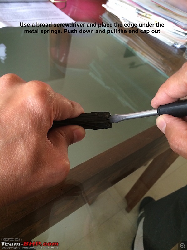 VW Passat DIY: Replacing the Wiper blade element-img_2654.jpg