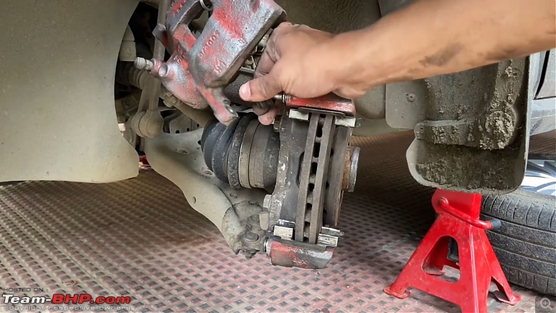 VW Polo DIY: Servicing the front brakes (FN 3 brake system)-6.jpg