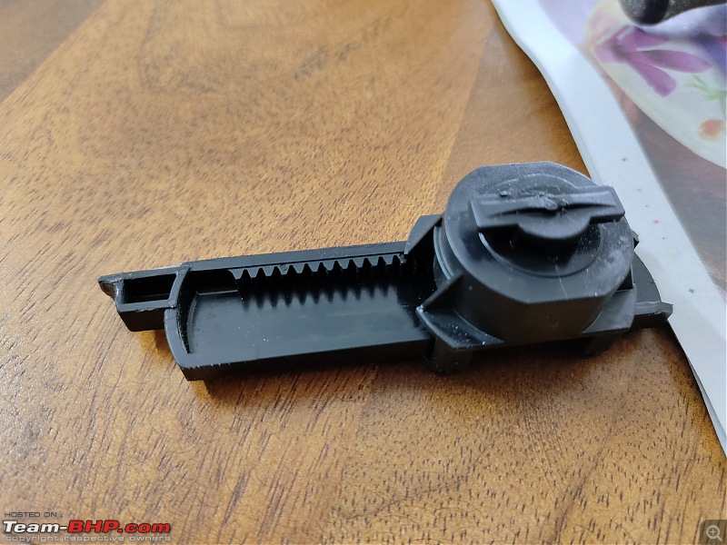 DIY: Repairing the Glovebox Brake Element of my Skoda Octavia-img_20240707_142055.jpg