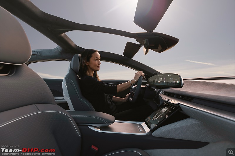 Lucid Air electric sedan - Highly innovative & a cut above the rest-panorama_middle-console.jpg