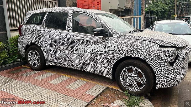 Bronze Mahindra XUV700 test mule spotted; is it an electric version?-e83.jpg