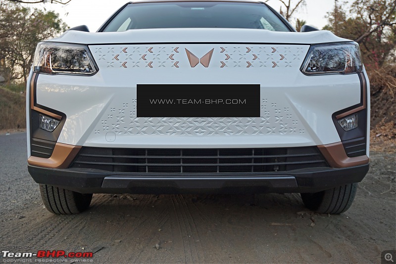 2024 Mahindra XUV400 Pro Review-2024_mahindra_xuv400_pro_exterior_02.jpg