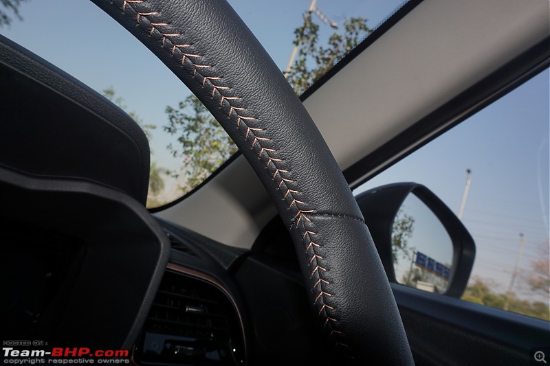 2024 Mahindra XUV400 Pro Review-2024_mahindra_xuv400_pro_interior_04.jpg