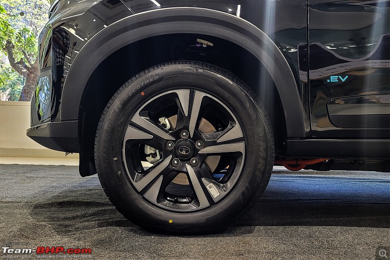 Tata Nexon, Turn Your Dull Wheel Cover To Alloy Look