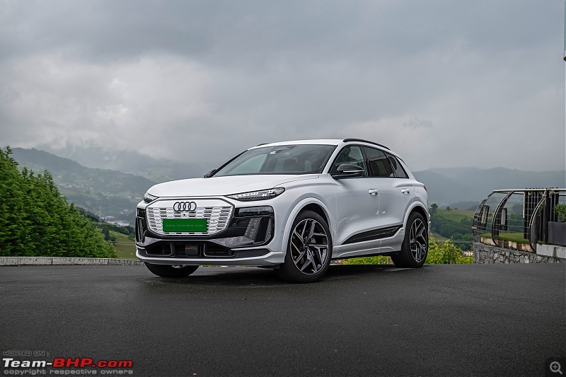 Audi Q6 e-tron Review-2024_audi_q6_etron_exterior_05.jpg