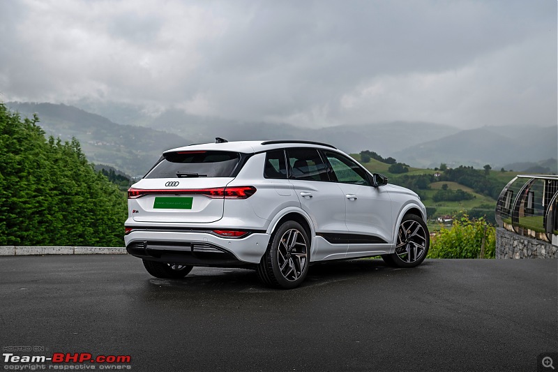 Audi Q6 e-tron Review-2024_audi_q6_etron_exterior_06.jpg