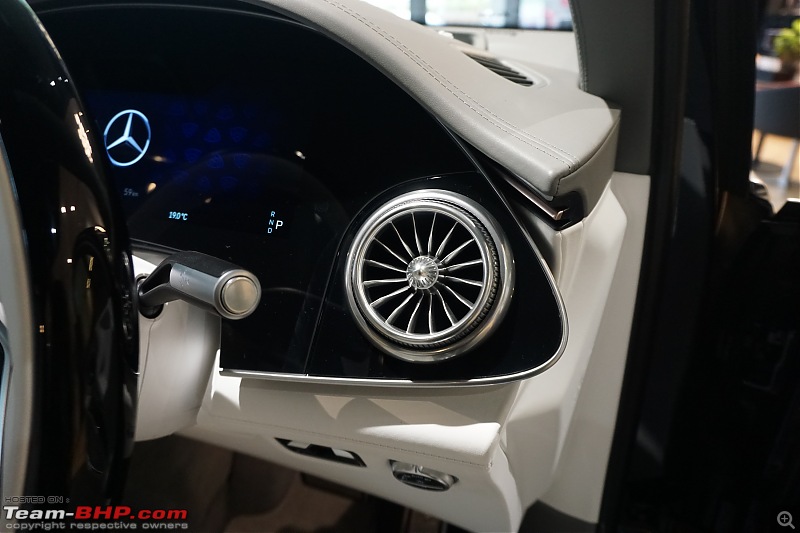 Mercedes-Maybach EQS 680 SUV | A Close Look-8.jpg