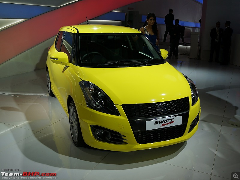 Maruti Displays Alto 800 Browzer At 2014 Auto Expo