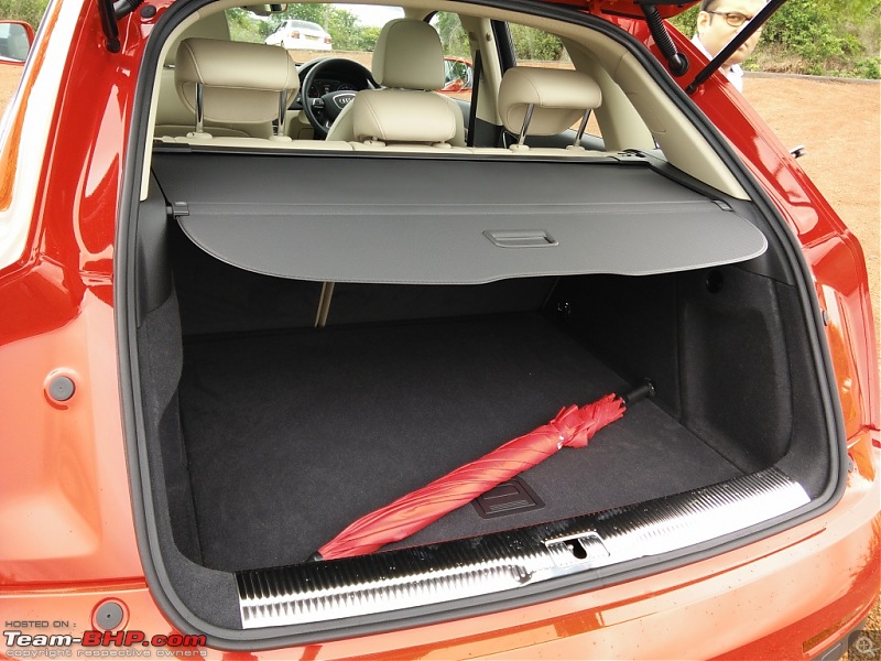 2015 Audi Q3 Facelift : A Close Look-q3_boot_parcel_tray.jpg