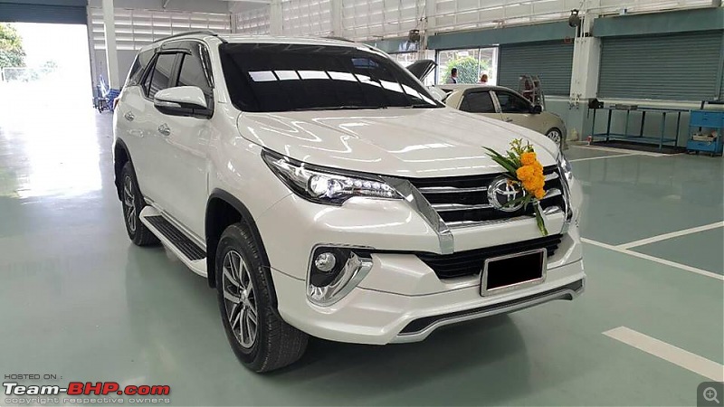 New Toyota Fortuner caught on test in Thailand-fortuner1.jpg