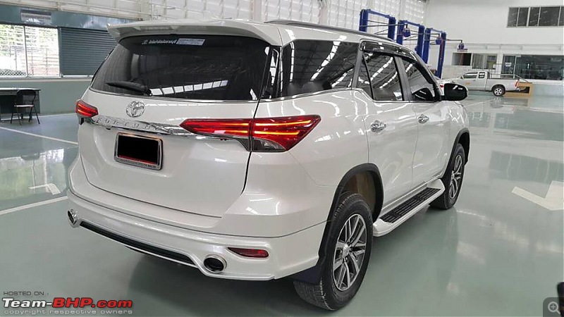 New Toyota Fortuner caught on test in Thailand-fortuner2.jpg
