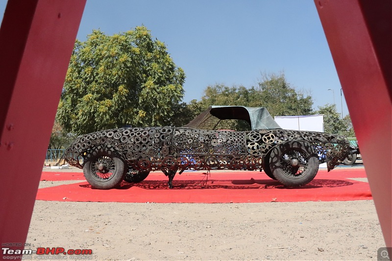 Cartist (automotive art) @ Auto Expo 2018-jaguar-e-type-installation-scrap-parts-.jpg