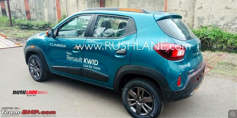 Renault Kwid facelift spotted undisguised, now launched @ 2.83 lakh-newrenaultkwidclimberinteriorstouchscreendealerspied3.jpg