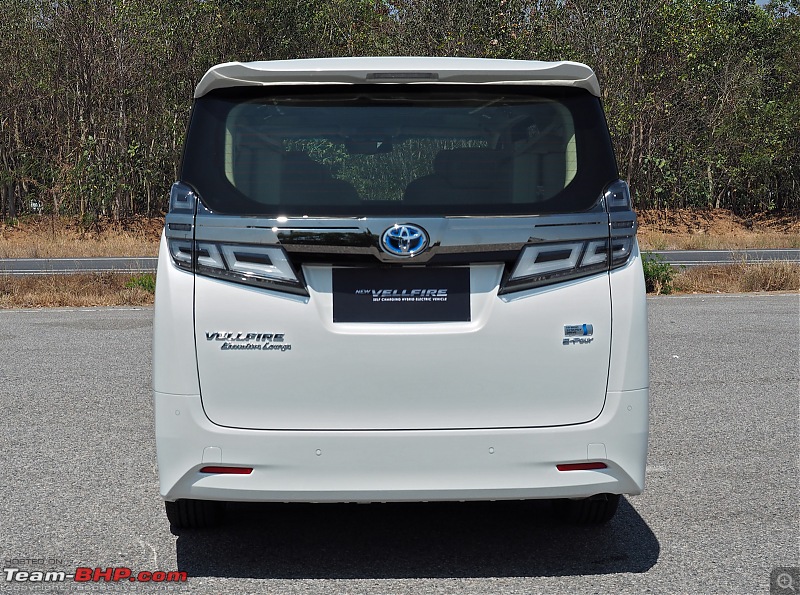 A Close Look: Toyota Vellfire-p2220574.jpg