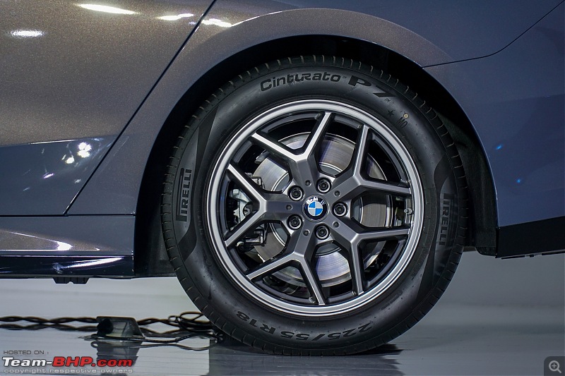 2024 BMW 5 Series LWB (G68) | A Close Look & Preview-2024_bmw_5_series_lwb_preview_exterior_07.jpg