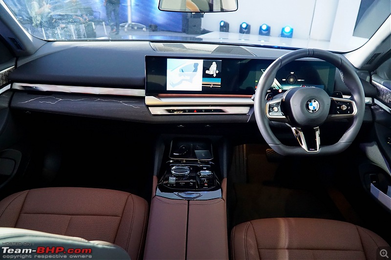 2024 BMW 5 Series LWB (G68) | A Close Look & Preview-2024_bmw_5_series_lwb_preview_interior_01.jpg