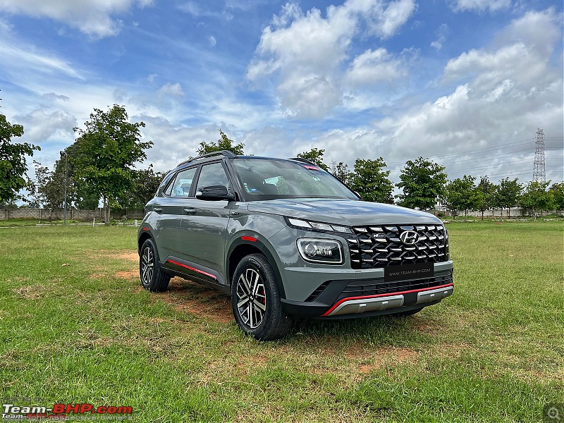 Hyundai Venue income  transverse  6 lakhs portion   milestone-2022hyundaivenuenline01.jpg