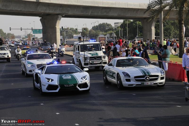 The Dubai Grand Parade with 500 Supercars & Superbikes - 28th Nov, 2014-50dubai_police_s_fleet_of_supercars_were_cheered_on_by_parade_spectators.jpg