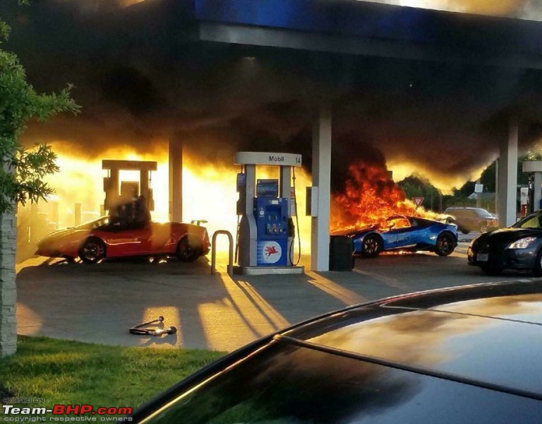 International Supercar Crashes-lamborghinifiregasstation.jpg
