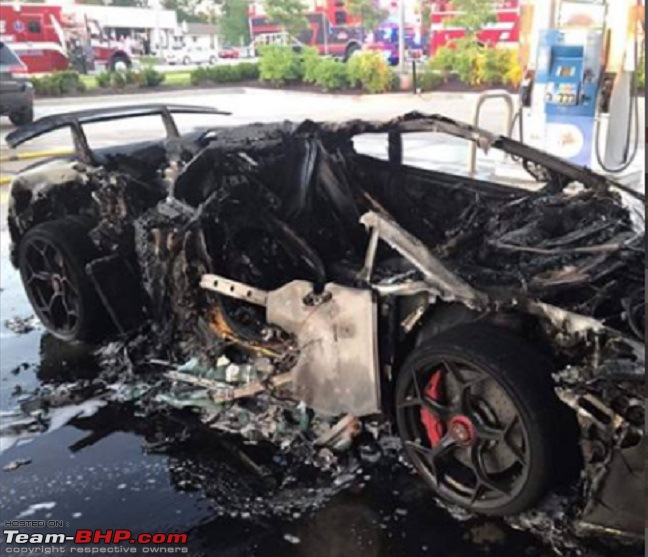 International Supercar Crashes-lamborghinidestroyedburned.jpg