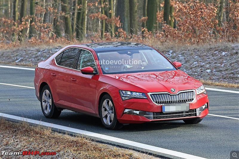 Spy Pics: 2019 Skoda Superb Facelift-2020skodasuperbfaceliftspiedlooksreadytoborrowpassattech_11.jpg