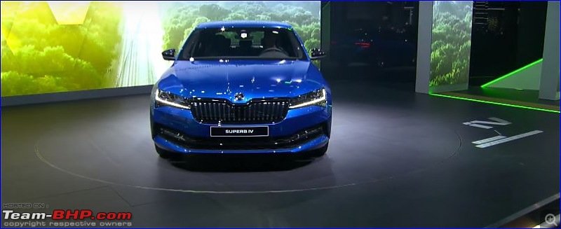 Spy Pics: 2019 Skoda Superb Facelift-2.jpg