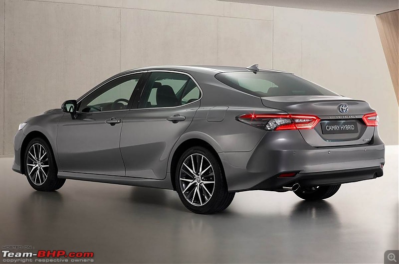 Toyota Camry gets a mid-cycle facelift-20201124023253_2021toyotacamryhybridrear.jpg