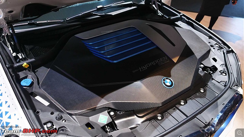BMW hydrogen car pilot production in 2022; based on X5 SUV-livephotosofbmwix5hydrogenfromiaa2021-4.jpg