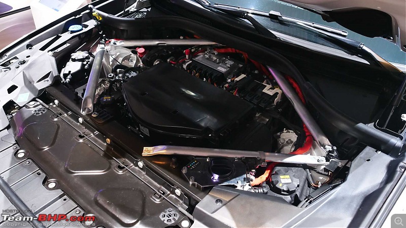 BMW hydrogen car pilot production in 2022; based on X5 SUV-livephotosofbmwix5fromiaa2021.jpg