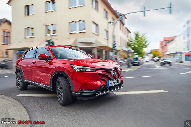 2021 Honda HR-V e:HEV unveiled for European markets-2022hondahrvehev4.jpg