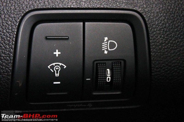 Mumblings of a Nomad, The Elitement diaries - My Hyundai i20 1.4L CRDi-ic-light-adjust.jpg