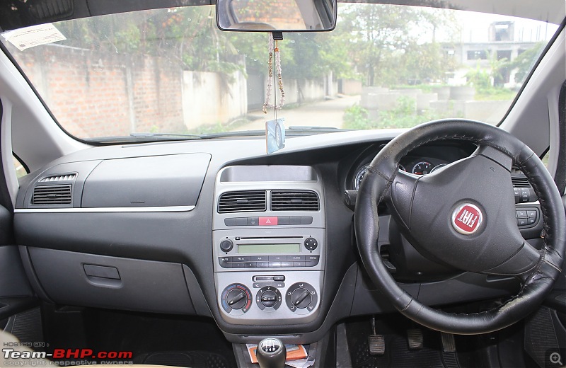 Living with a Fiat Punto for 4.5 years & 1 lakh km-dashboard.jpg