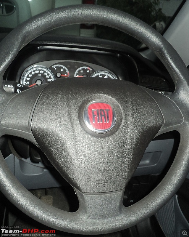 Living with a Fiat Punto for 4.5 years & 1 lakh km-sterring-wheel.jpg
