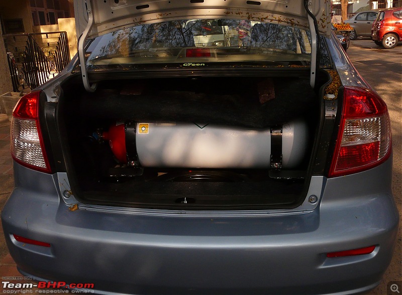 I bought a car that no one is buying! Maruti SX4 with factory-fit CNG!-boot-open-flap-up.jpg