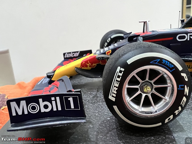 Adding the RB16B to my garage | 1:18 Red Bull-img_1838.jpg