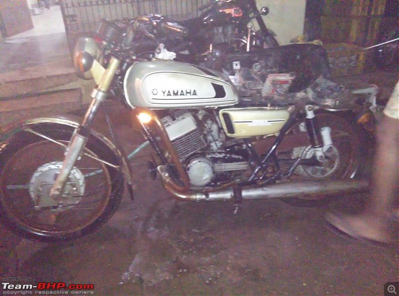 Got gifted a Yamaha RD350. EDIT: Restoration completed-2.jpg