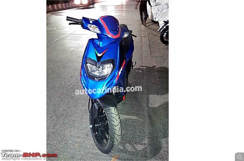Rumour: Aprilia to add more scooters in the SR range. SR 125 spotted with ARAI stickers-sr1255.jpg