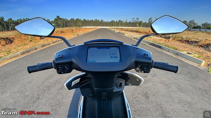 Ather 450 Electric Scooter - Detailed Review-handlebar_riders-view.jpg
