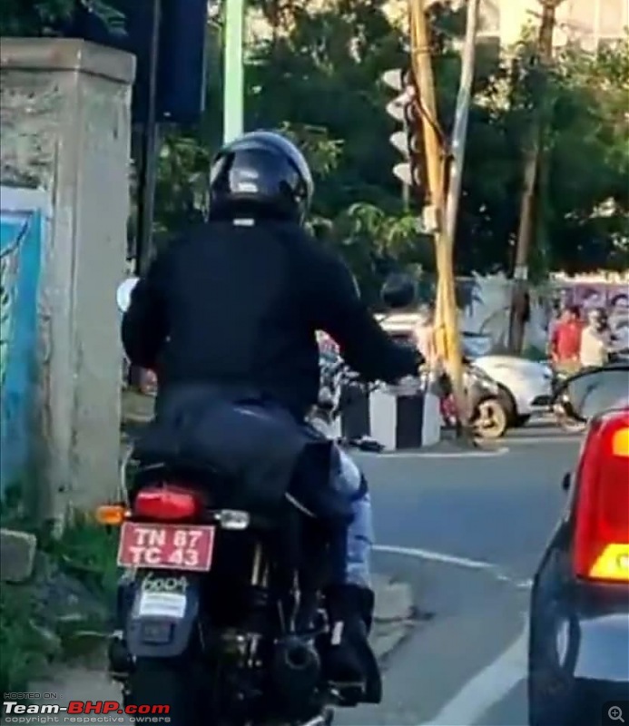 New Royal Enfield with single exhaust spotted-130978797_2784649515122515_2146820723900768632_n.jpg