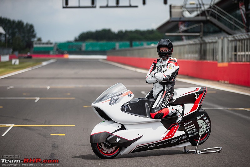 400 km/h Spitze: Das schnellste Elektro-Motorrad der Welt kommt aus England  - EFAHRER.com
